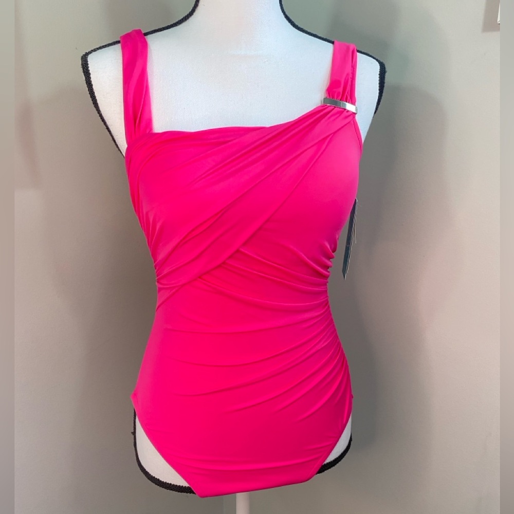 Aqua Green Shape + Style NWT Hot Pink One-Piece Swimsuit Size 8 Silver Accents